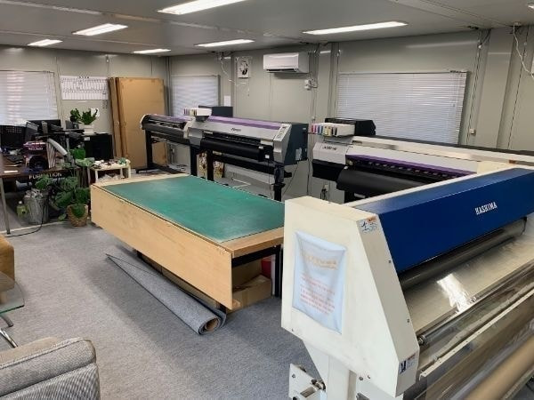 大型NCルーター自社完備|カルプ文字・アルミ・アクリル・POPパネル・マグネットシート、全ての看板に対応可能
